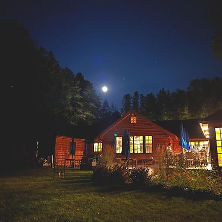 Haliburton Post House 호텔 Minden 외부 사진