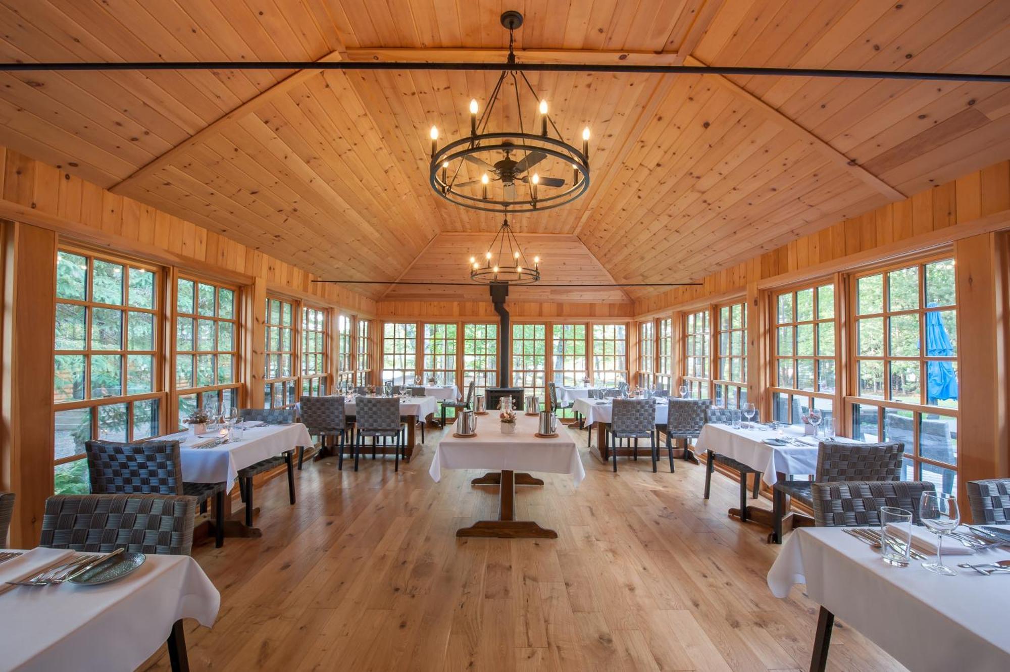 Haliburton Post House 호텔 Minden 외부 사진
