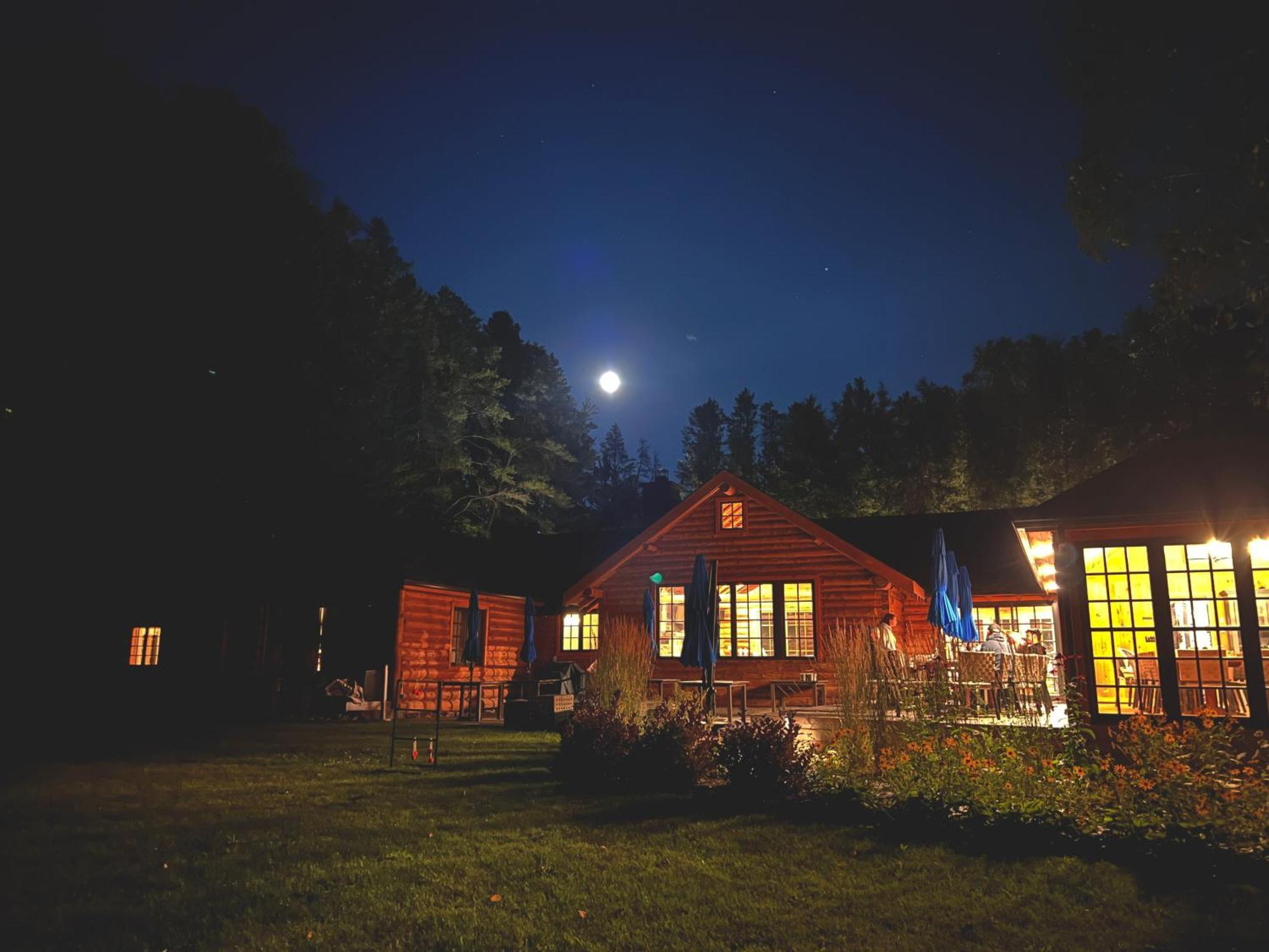 Haliburton Post House 호텔 Minden 외부 사진