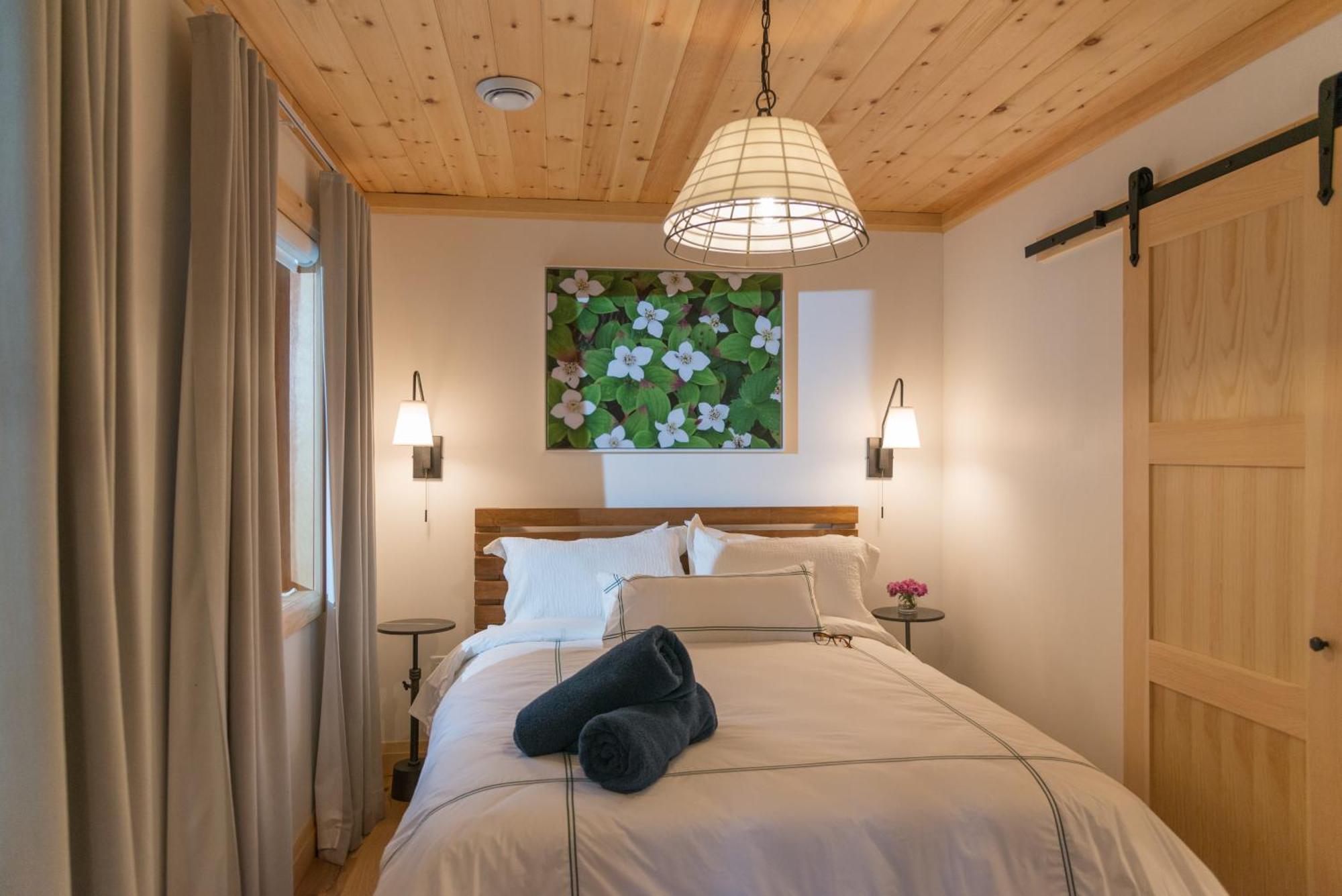 Haliburton Post House 호텔 Minden 외부 사진