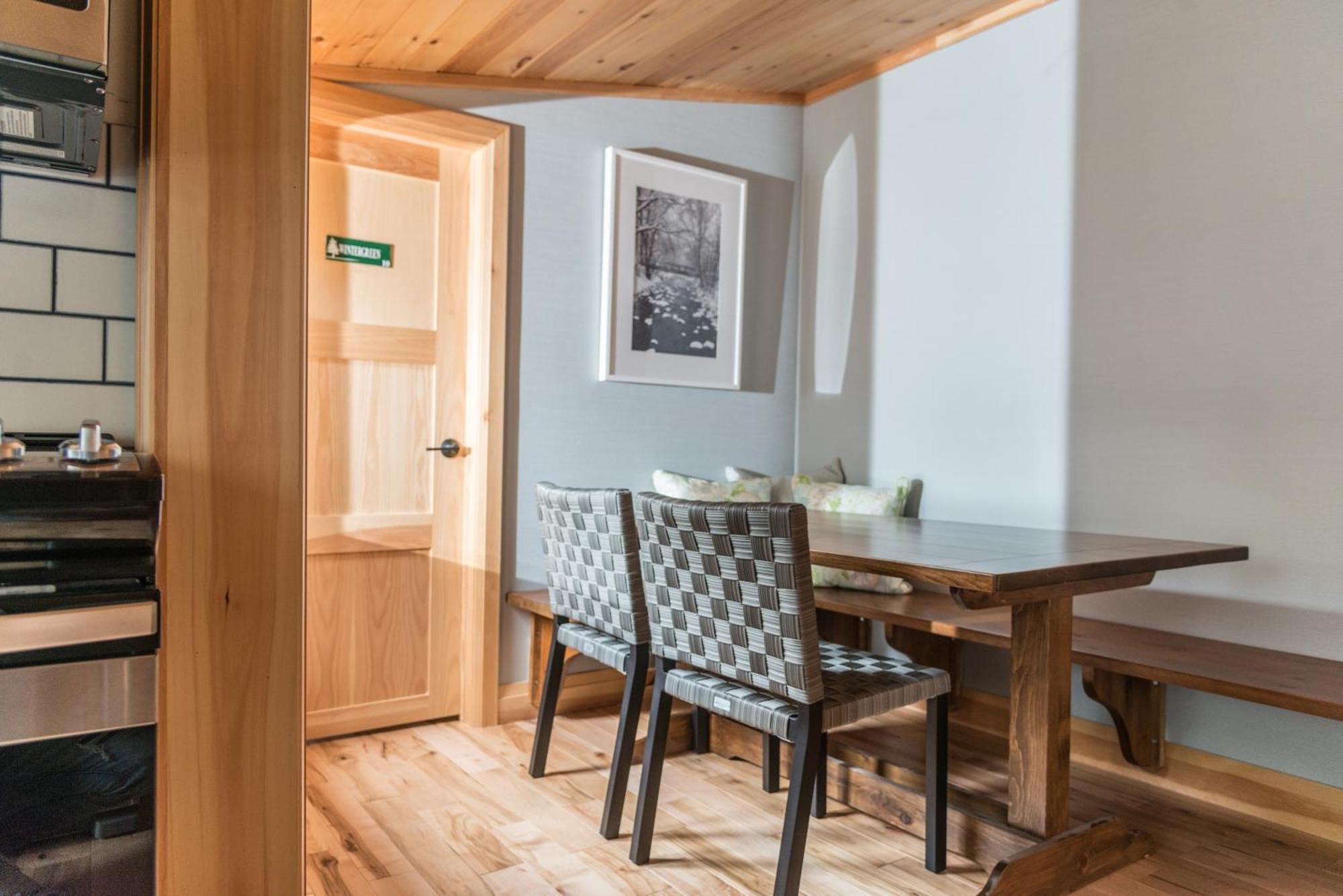 Haliburton Post House 호텔 Minden 외부 사진