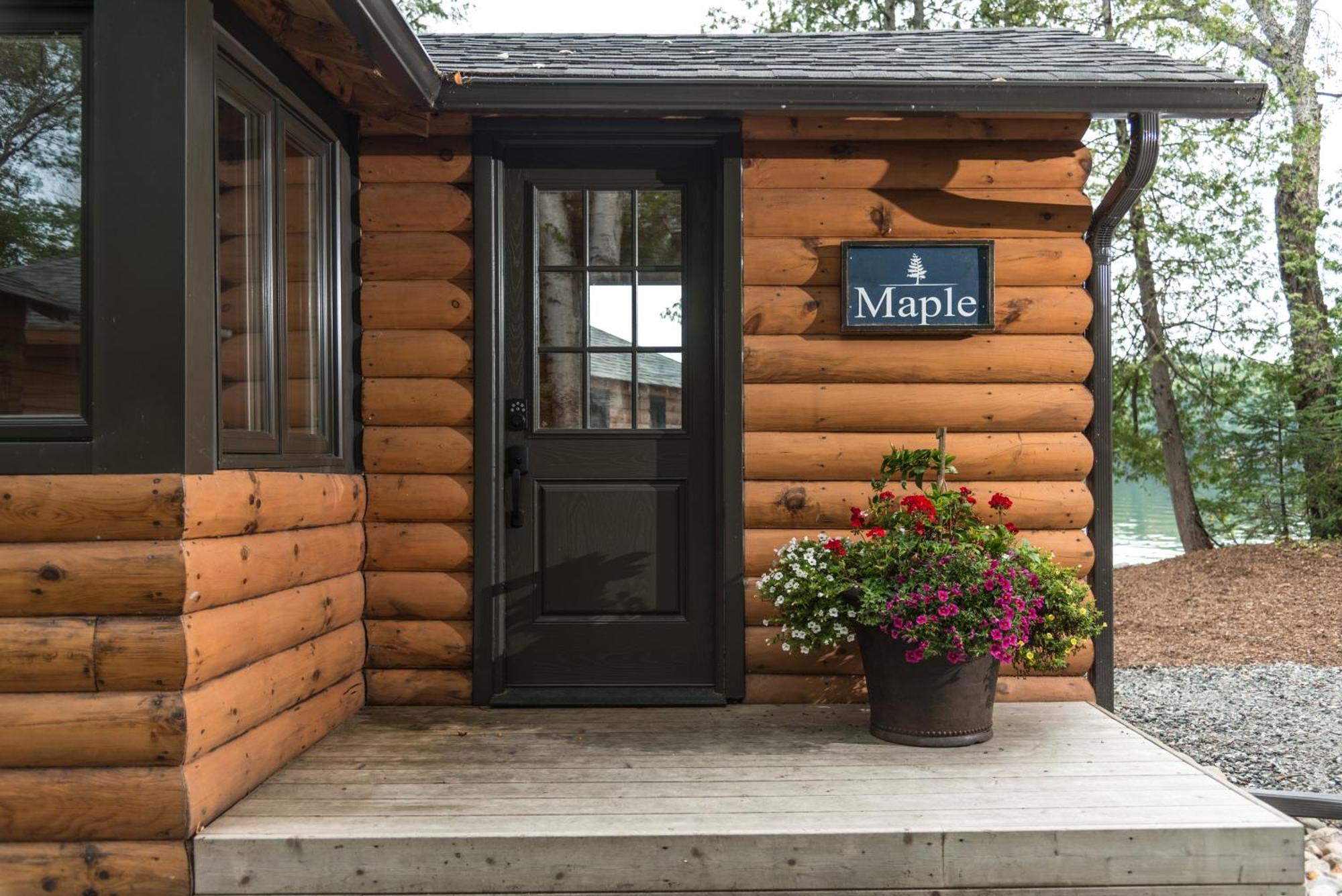 Haliburton Post House 호텔 Minden 외부 사진