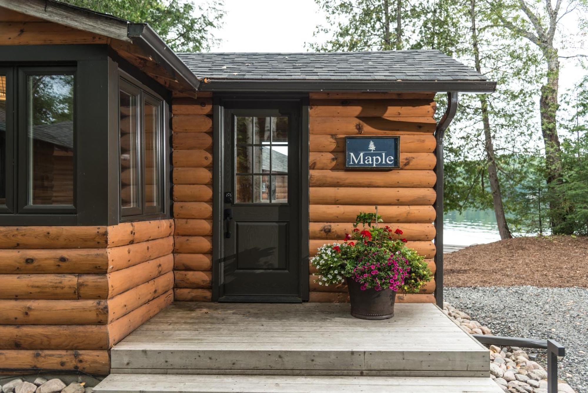 Haliburton Post House 호텔 Minden 외부 사진