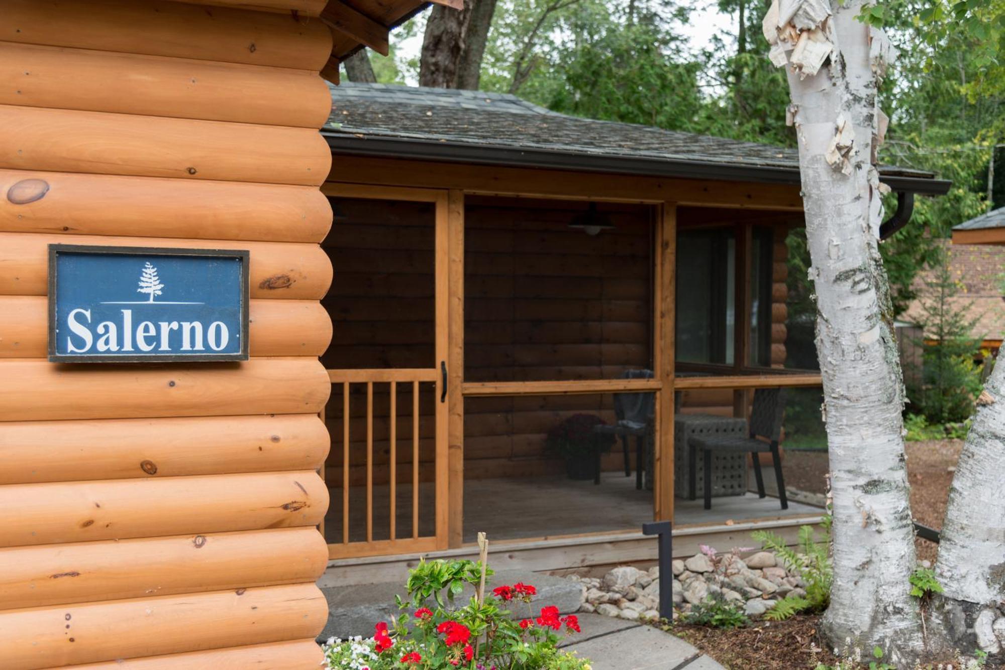 Haliburton Post House 호텔 Minden 외부 사진