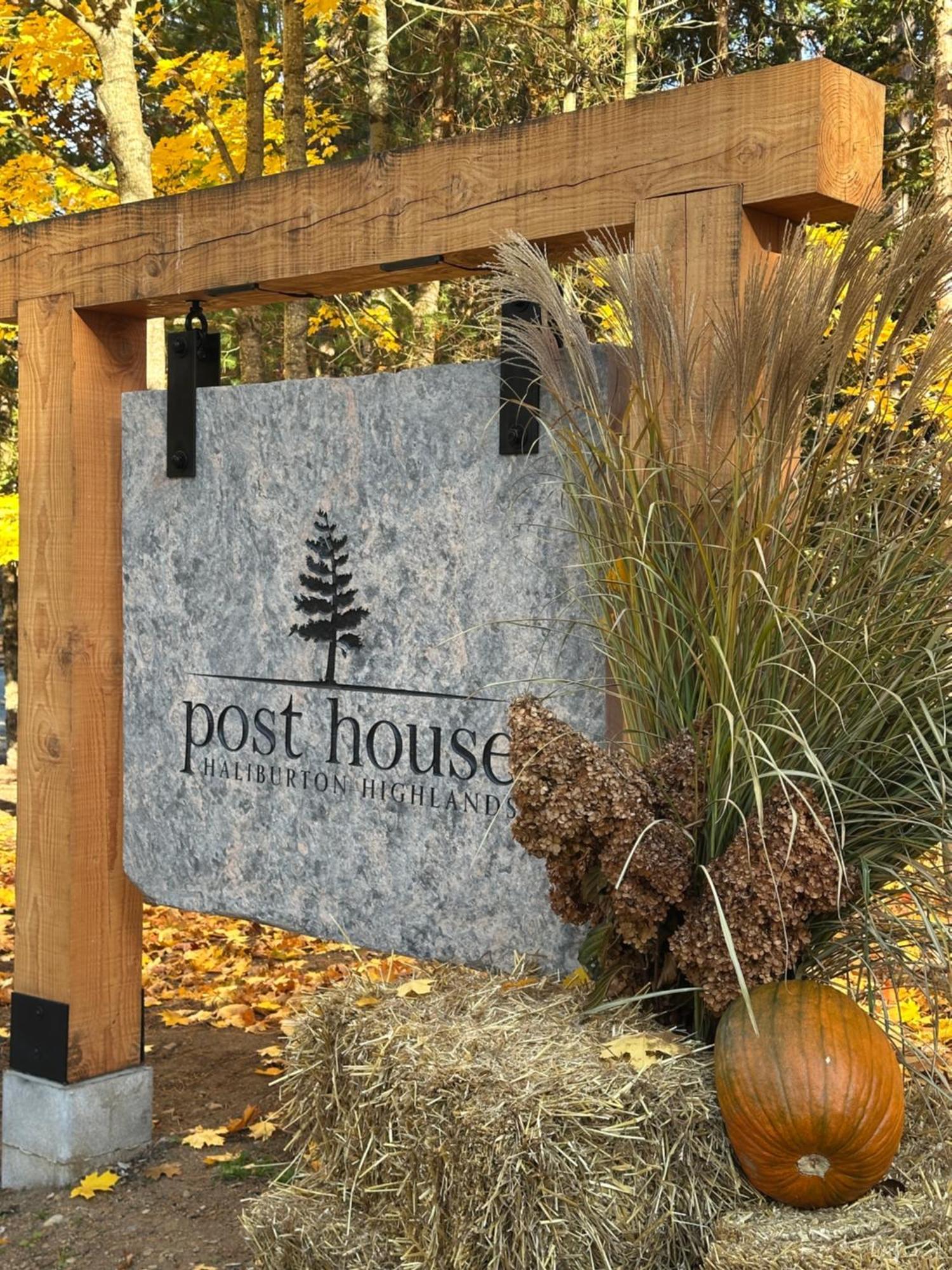 Haliburton Post House 호텔 Minden 외부 사진